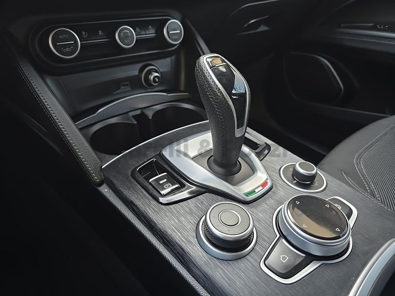 Alfa Romeo Alfa Romeo Stelvio usata 10