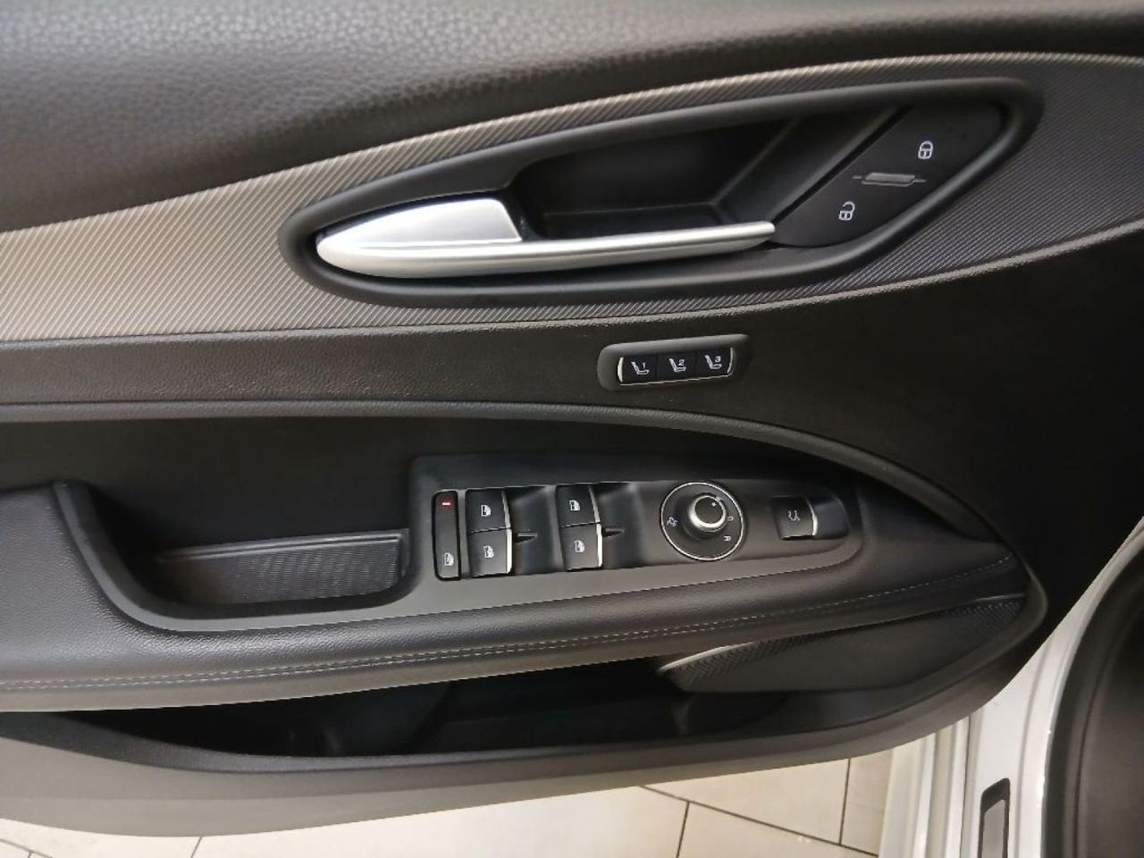 Alfa Romeo Stelvio - Foto 5