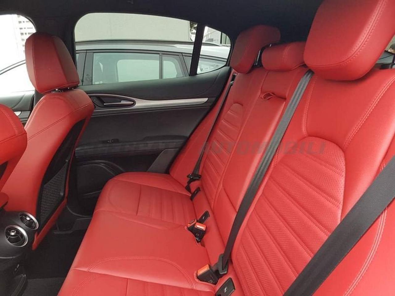 Alfa Romeo Alfa Romeo Stelvio usata, con sedili riscaldati