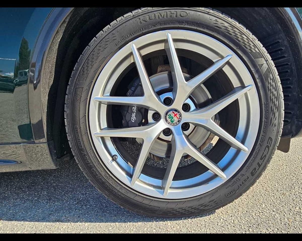 Alfa Romeo Alfa Romeo Stelvio usata, con fari bi-xenon