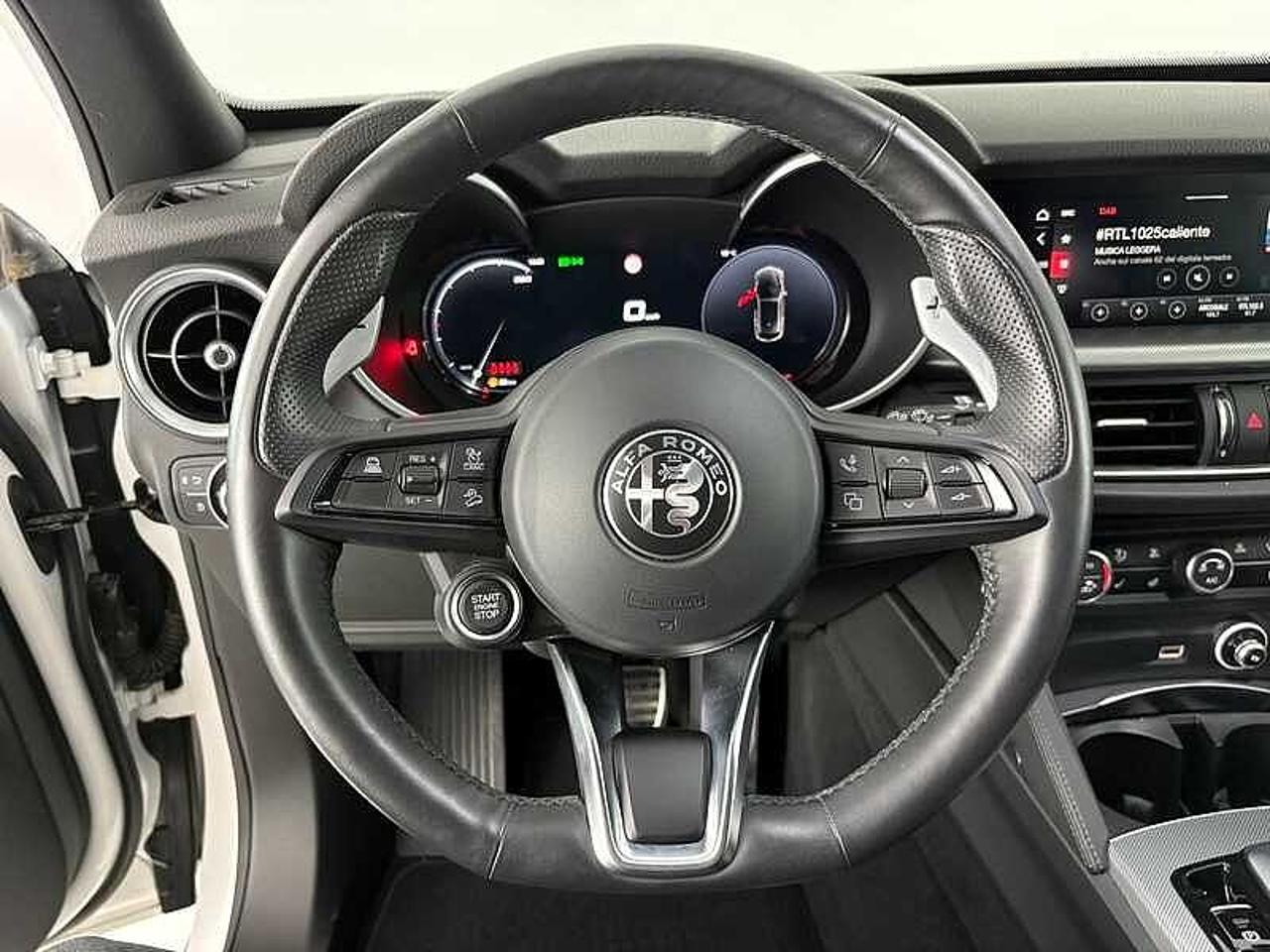 Alfa Romeo Alfa Romeo Stelvio usata, con interno black