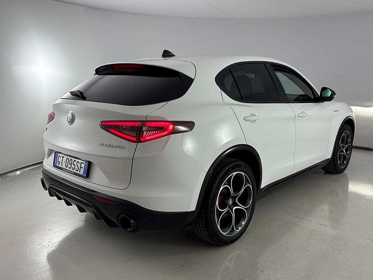 Alfa Romeo Alfa Romeo Stelvio usata 24