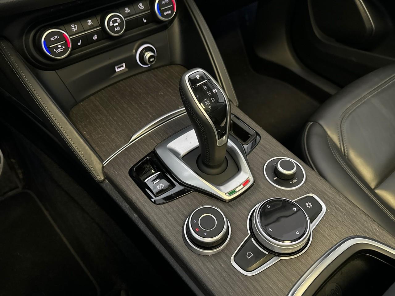 Alfa Romeo Alfa Romeo Stelvio usata, con allerta traffico in attrav. posteriore radar