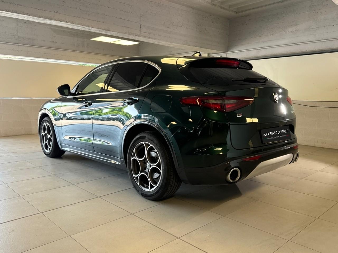 Alfa Romeo Alfa Romeo Stelvio usata, con bracciolo posteriore