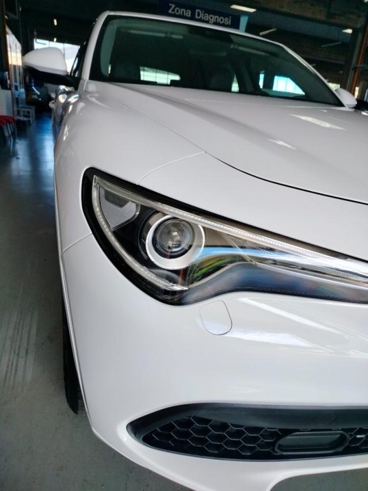 Alfa Romeo Alfa Romeo Stelvio usata, con chiusura centralizzata