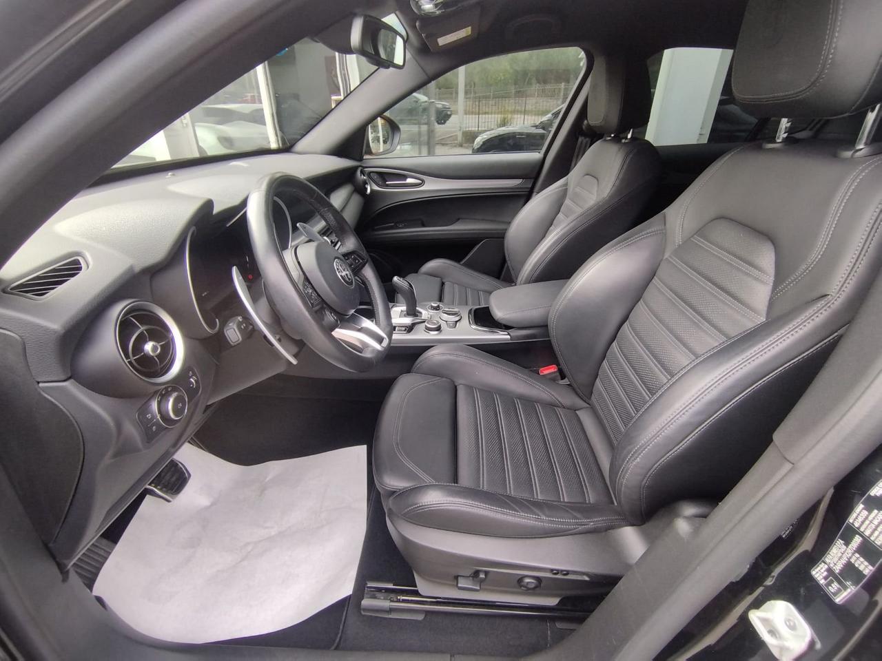Alfa Romeo Alfa Romeo Stelvio usata, con cerchi in lega