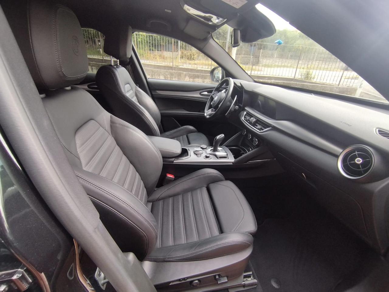 Alfa Romeo Alfa Romeo Stelvio usata, con chiusura centralizzata