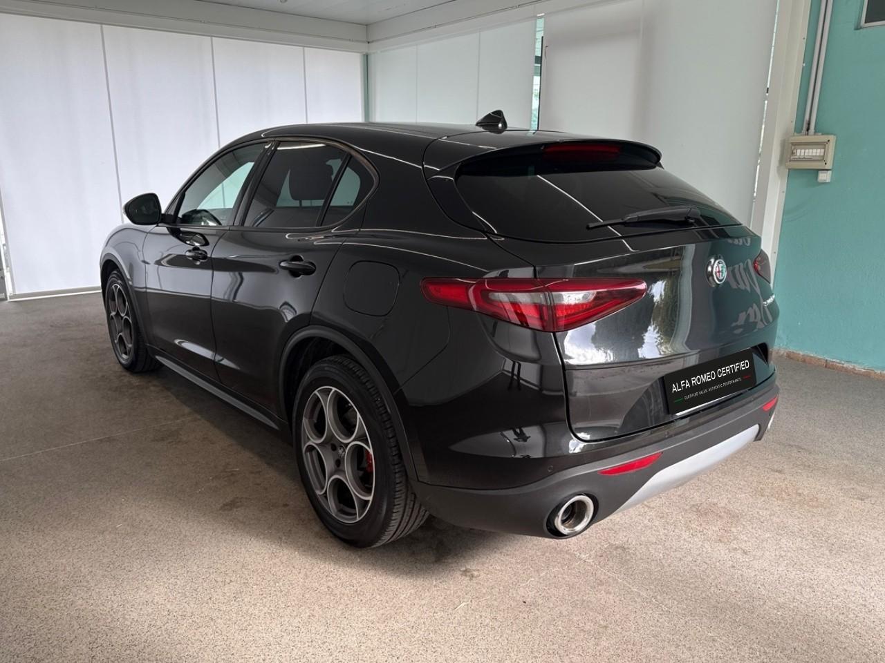 Alfa Romeo Alfa Romeo Stelvio usata, con chiamata di emergenza