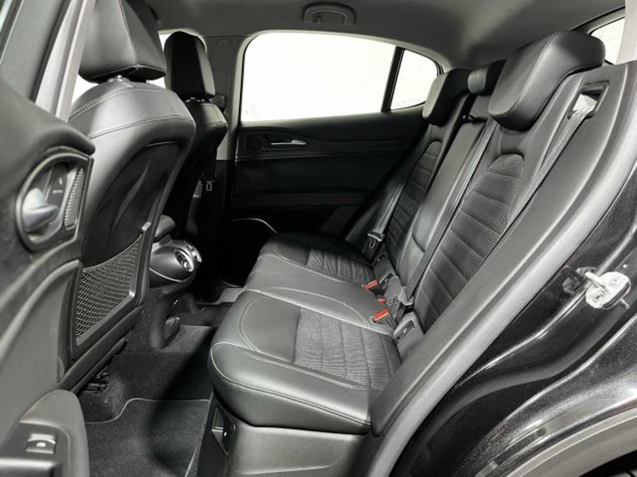 Alfa Romeo Alfa Romeo Stelvio usata, con autoradio