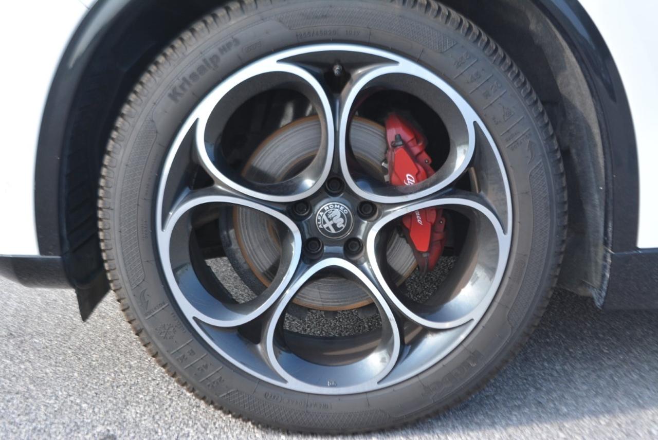 Alfa Romeo Alfa Romeo Stelvio usata, con sedili sportivi