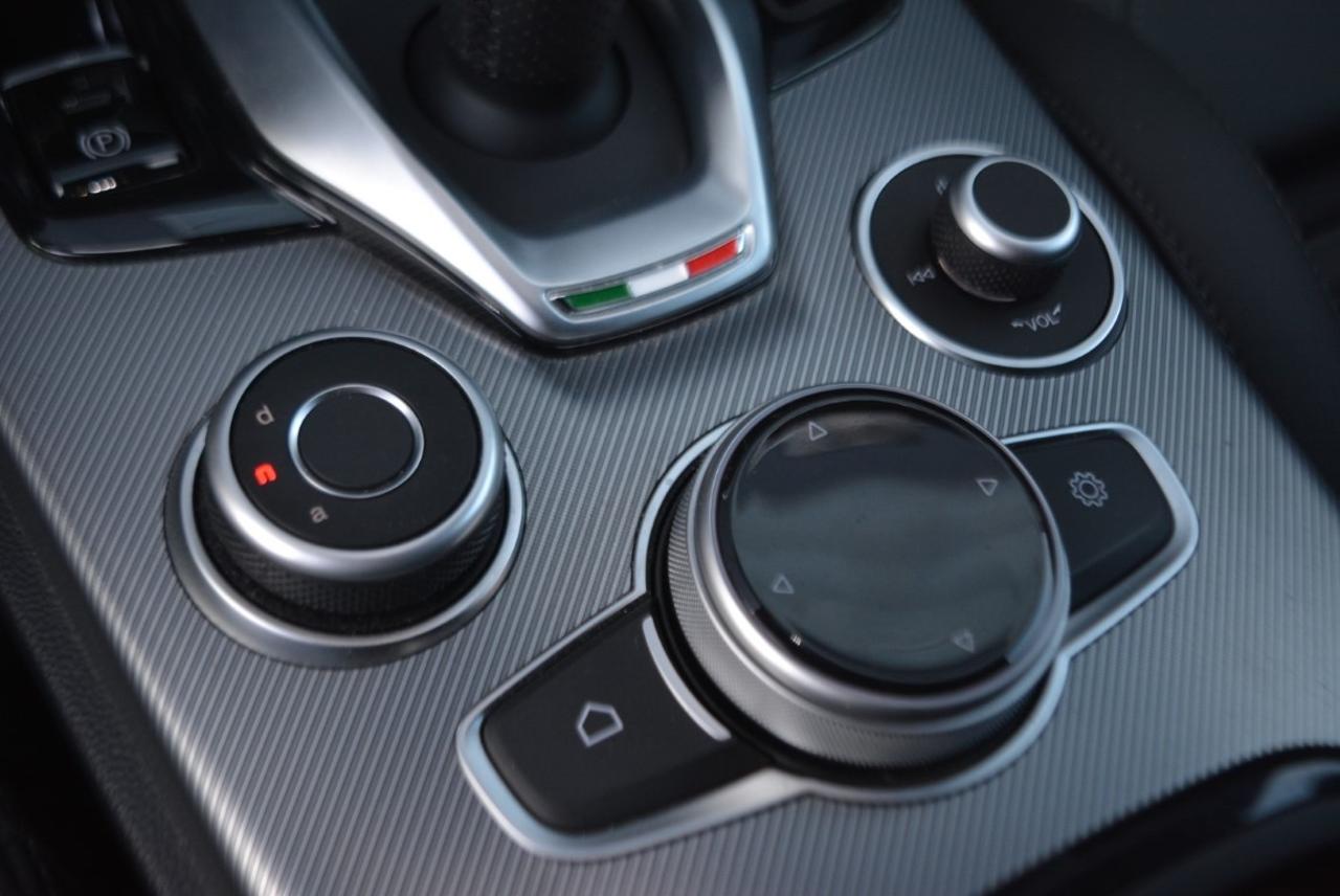 Alfa Romeo Alfa Romeo Stelvio usata 9