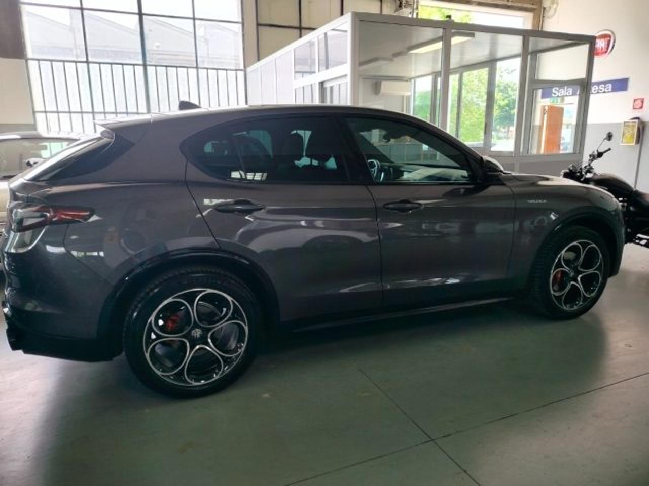 Alfa Romeo Alfa Romeo Stelvio usata, con cerchi in lega