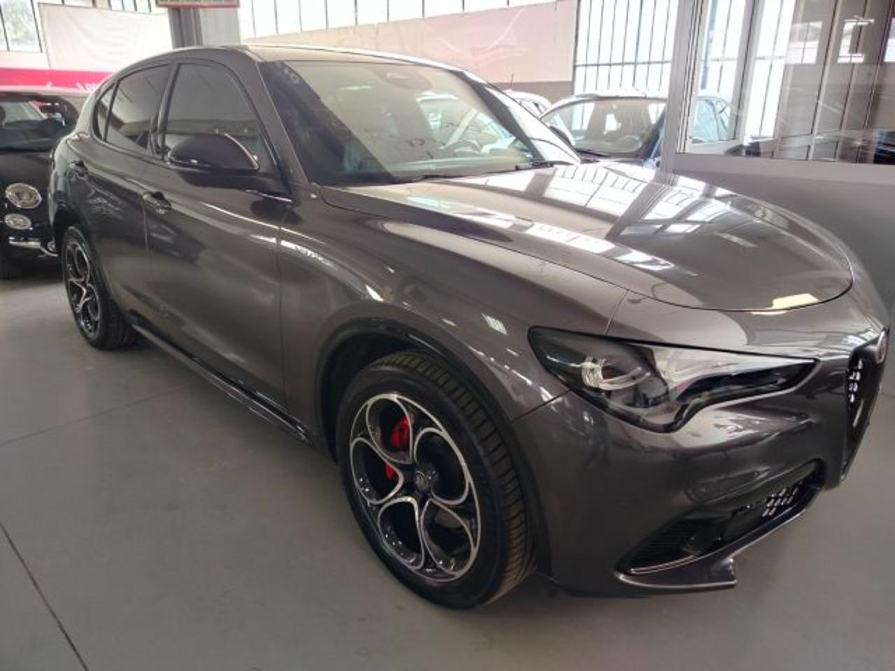 Alfa Romeo Alfa Romeo Stelvio usata, con chiusura centralizzata