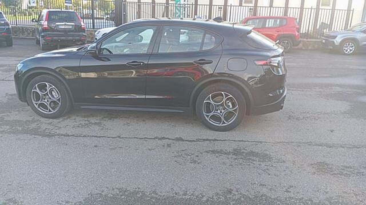 Alfa Romeo Alfa Romeo Stelvio usata, con vetri elettrici