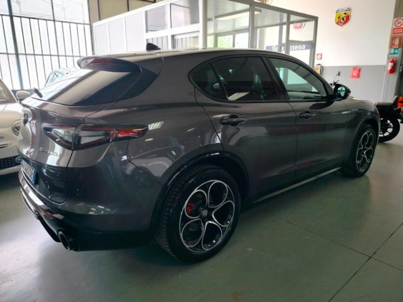 Alfa Romeo Alfa Romeo Stelvio usata 2