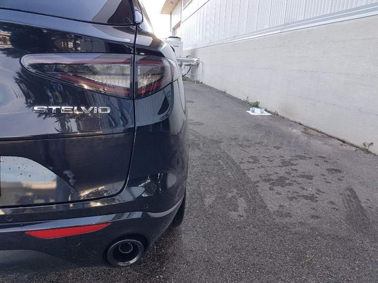 Alfa Romeo Alfa Romeo Stelvio usata 10