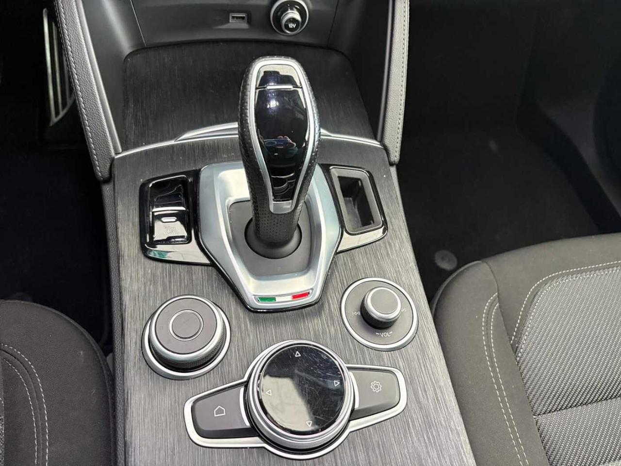 Alfa Romeo Alfa Romeo Stelvio usata, con Xenon-led