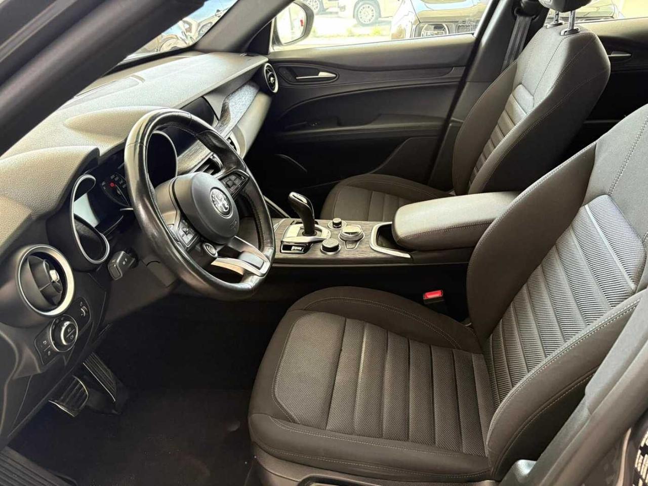 Alfa Romeo Alfa Romeo Stelvio usata 24