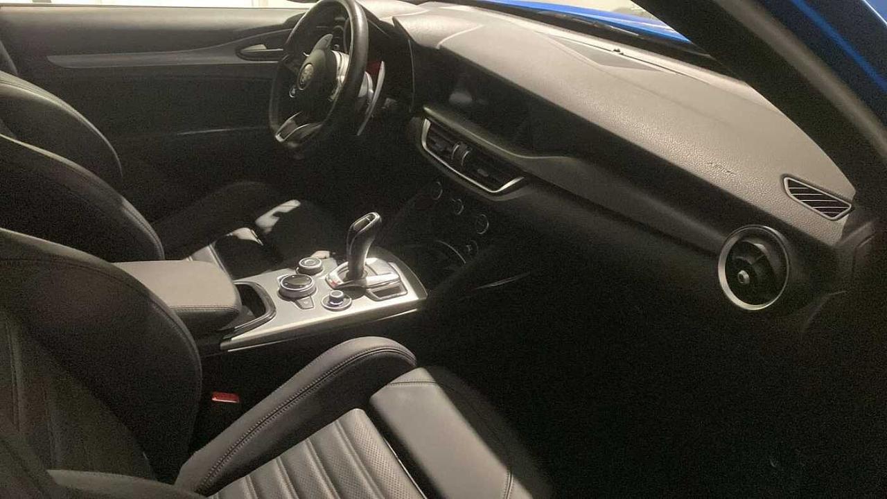 Alfa Romeo Alfa Romeo Stelvio usata 2