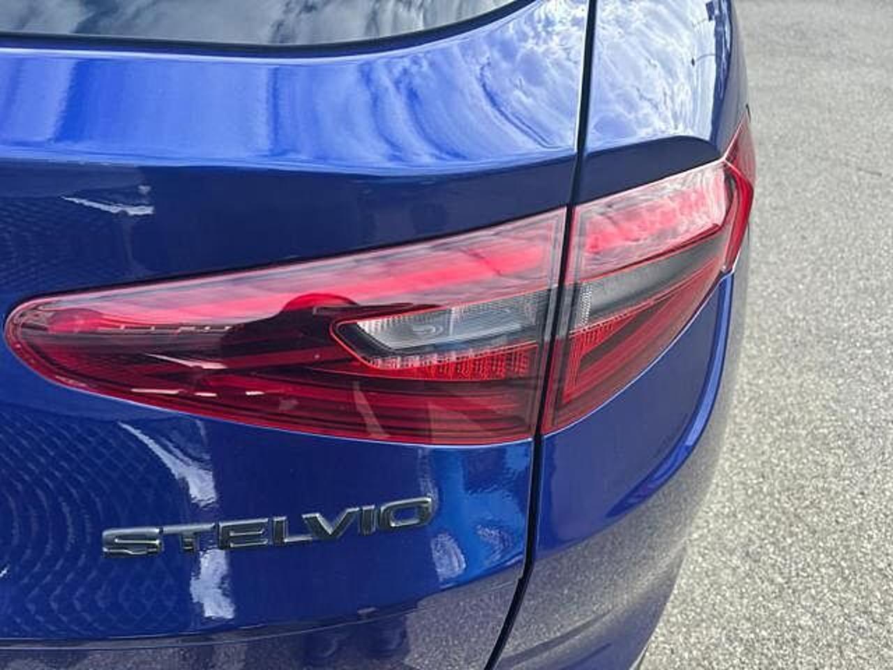 Alfa Romeo Alfa Romeo Stelvio usata 8