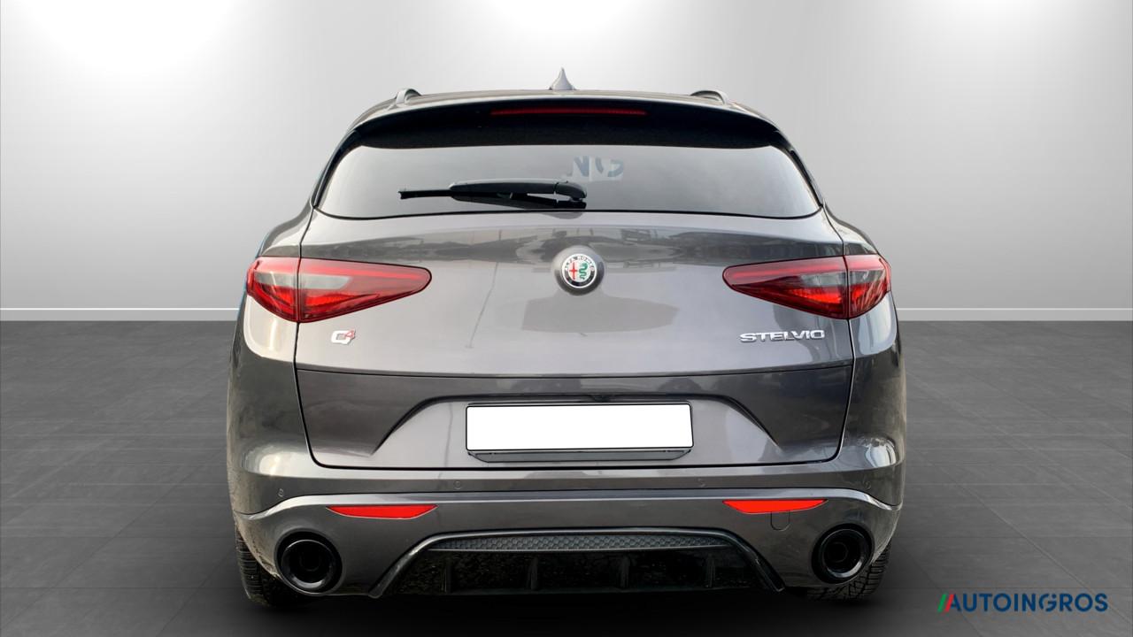 Alfa Romeo Alfa Romeo Stelvio usata 10