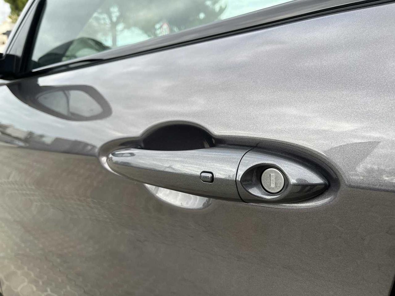 Alfa Romeo Alfa Romeo Stelvio usata, con Xenon-led