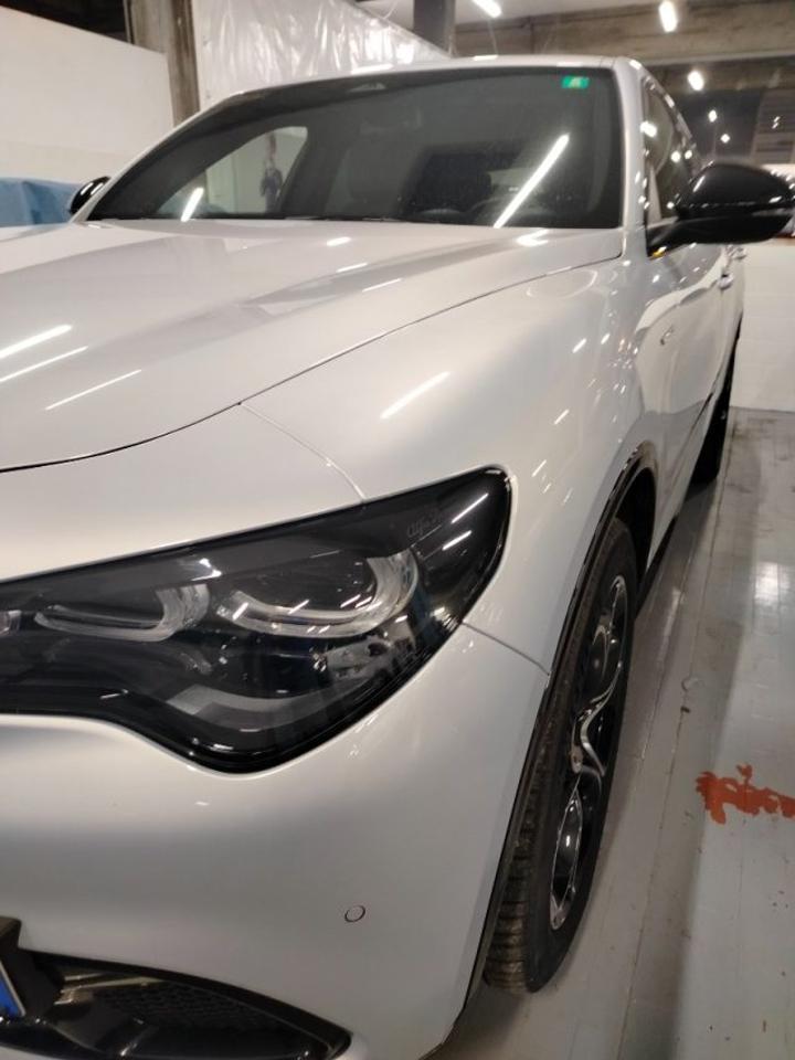 Alfa Romeo Alfa Romeo Stelvio usata 2