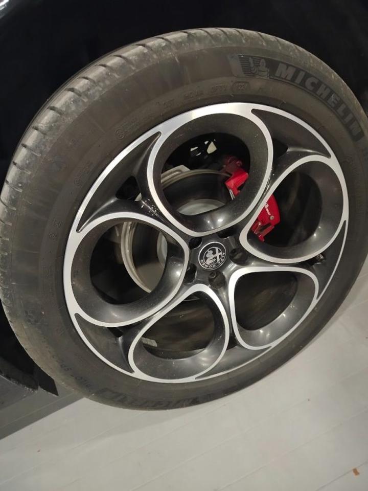 Alfa Romeo Alfa Romeo Stelvio usata 2