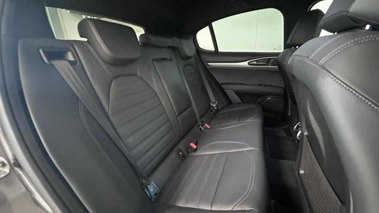 Alfa Romeo Alfa Romeo Stelvio usata 2