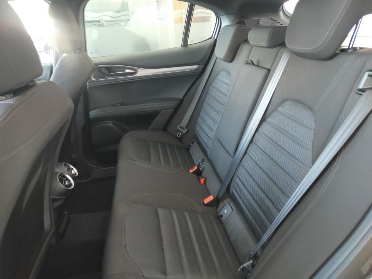 Alfa Romeo Alfa Romeo Stelvio usata 2