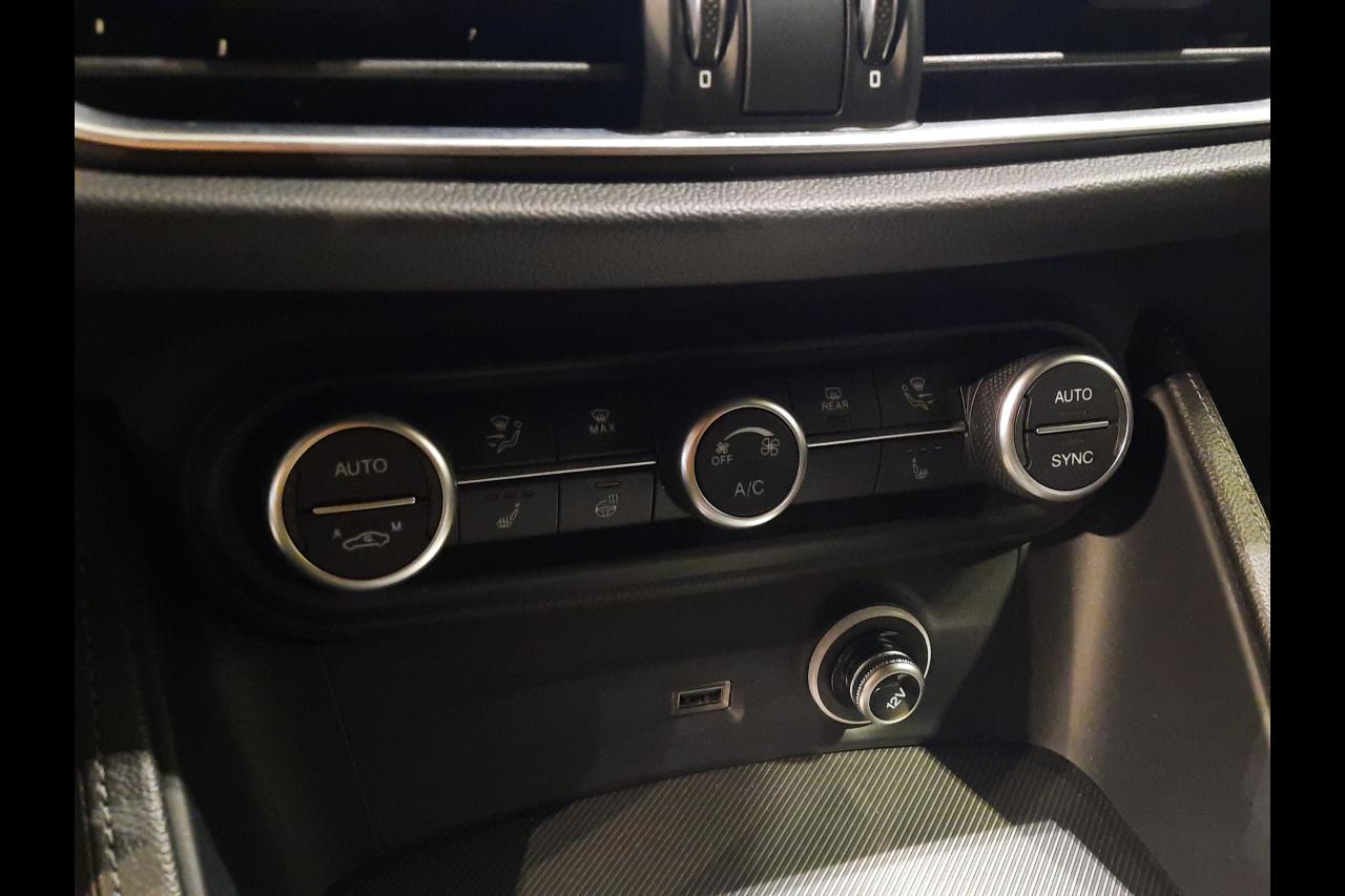 Alfa Romeo Alfa Romeo Stelvio usata, con GPS