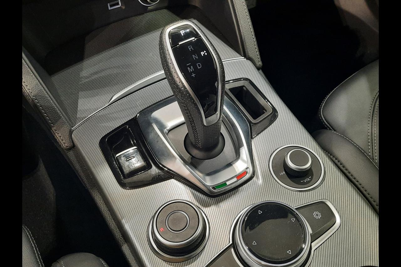 Alfa Romeo Alfa Romeo Stelvio usata 2