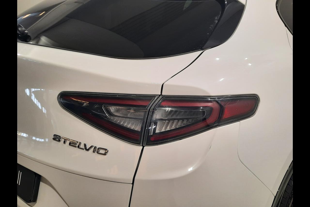 Alfa Romeo Alfa Romeo Stelvio usata 17