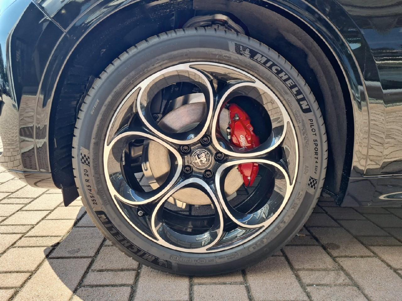 Alfa Romeo Alfa Romeo Stelvio usata 4