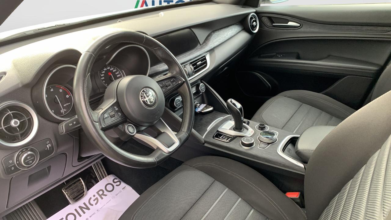 Alfa Romeo Alfa Romeo Stelvio usata 2