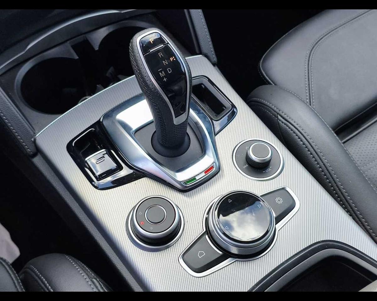 Alfa Romeo Alfa Romeo Stelvio usata, con Xenon-led