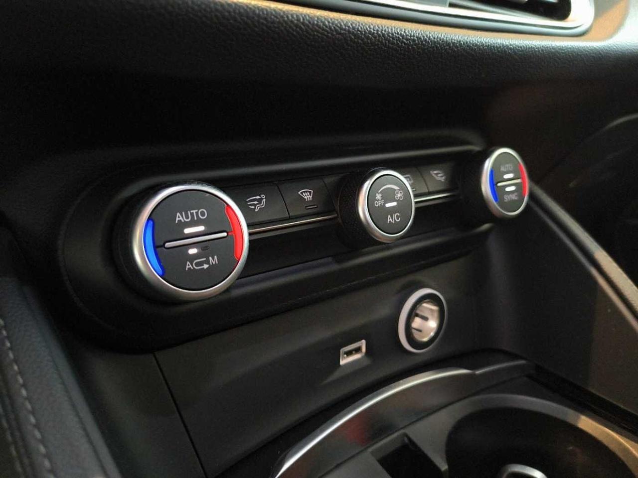 Alfa Romeo Alfa Romeo Stelvio usata 10