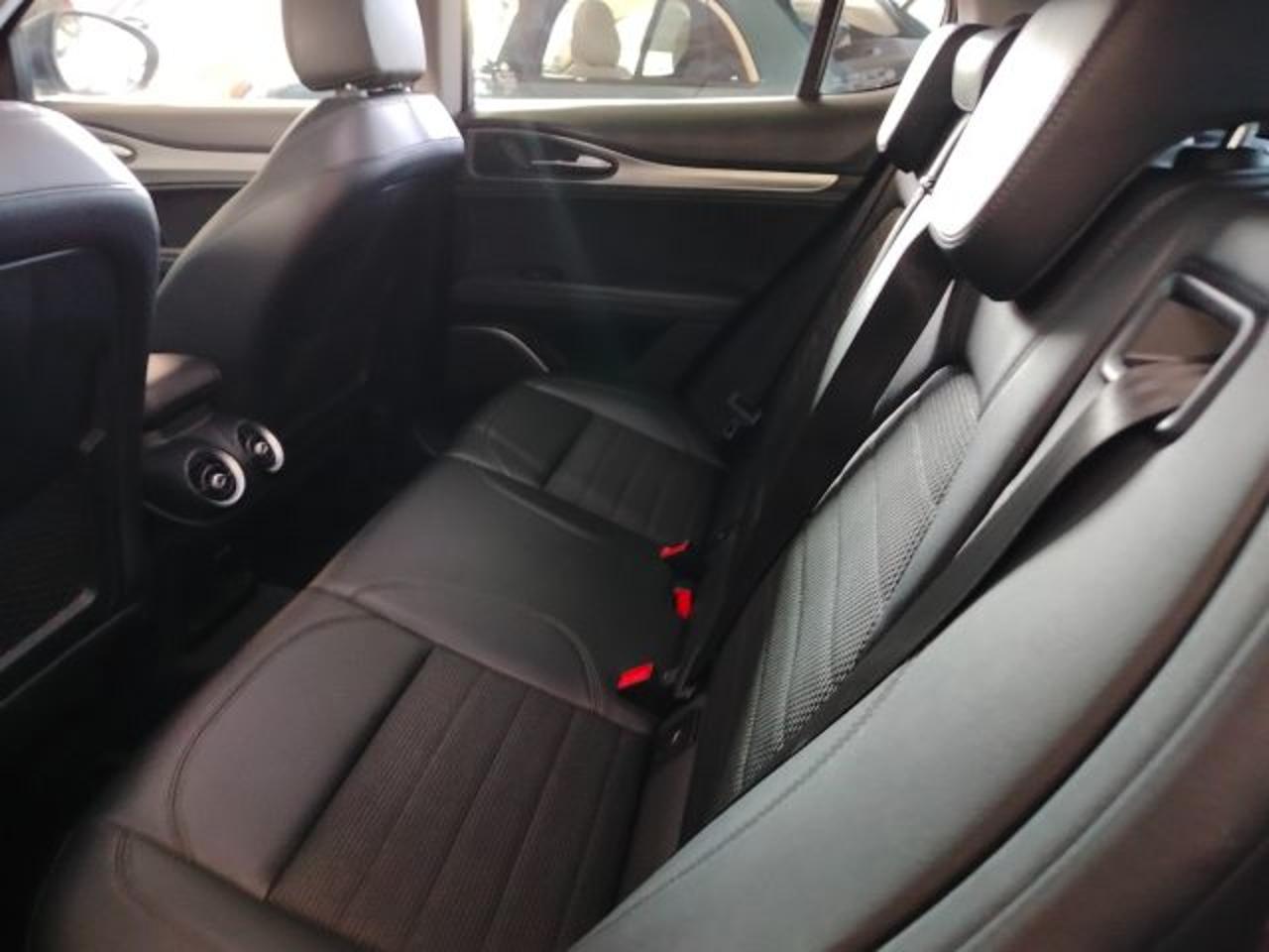 Alfa Romeo Alfa Romeo Stelvio usata 2