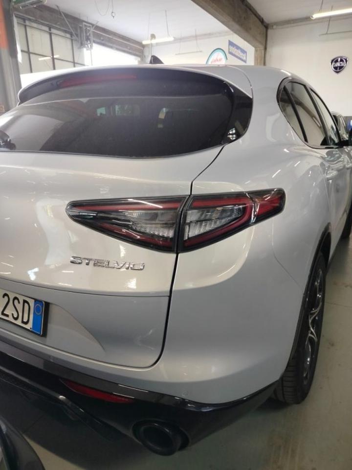 Alfa Romeo Alfa Romeo Stelvio usata 3