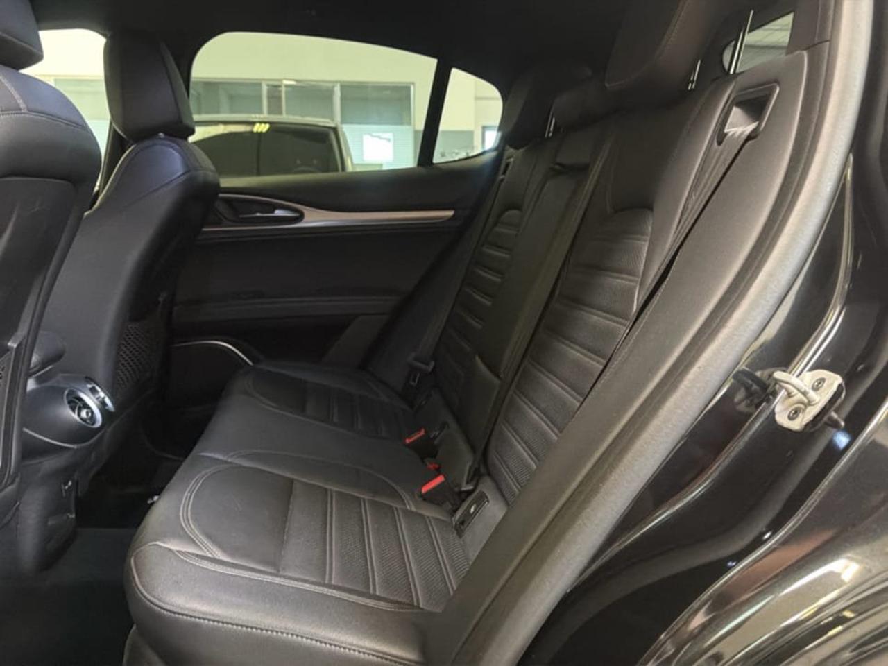 Alfa Romeo Alfa Romeo Stelvio usata 2