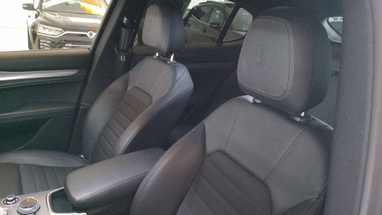 Alfa Romeo Alfa Romeo Stelvio usata 2