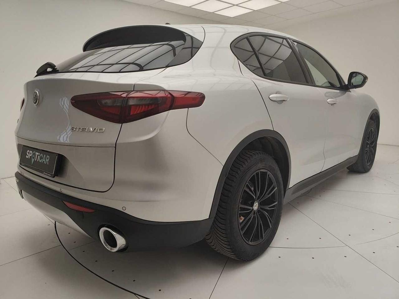 Alfa Romeo Alfa Romeo Stelvio usata 18
