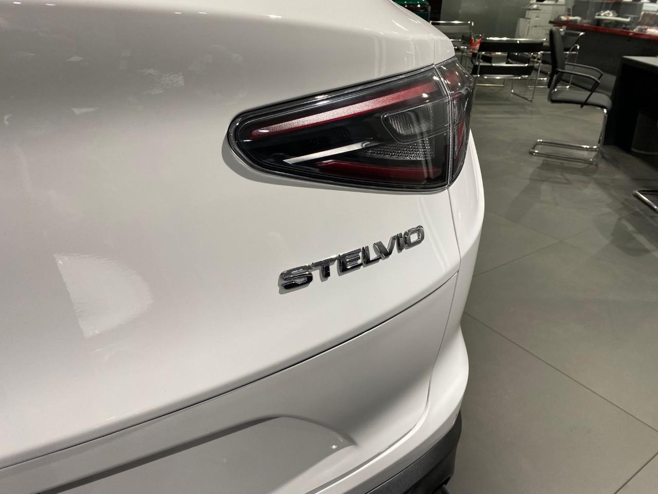 Alfa Romeo Alfa Romeo Stelvio usata 8