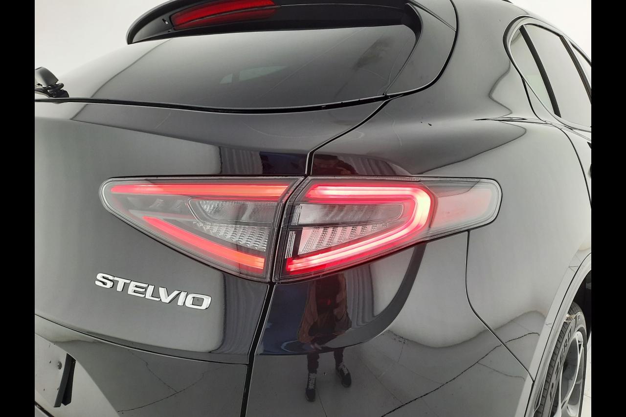Alfa Romeo Alfa Romeo Stelvio usata 19