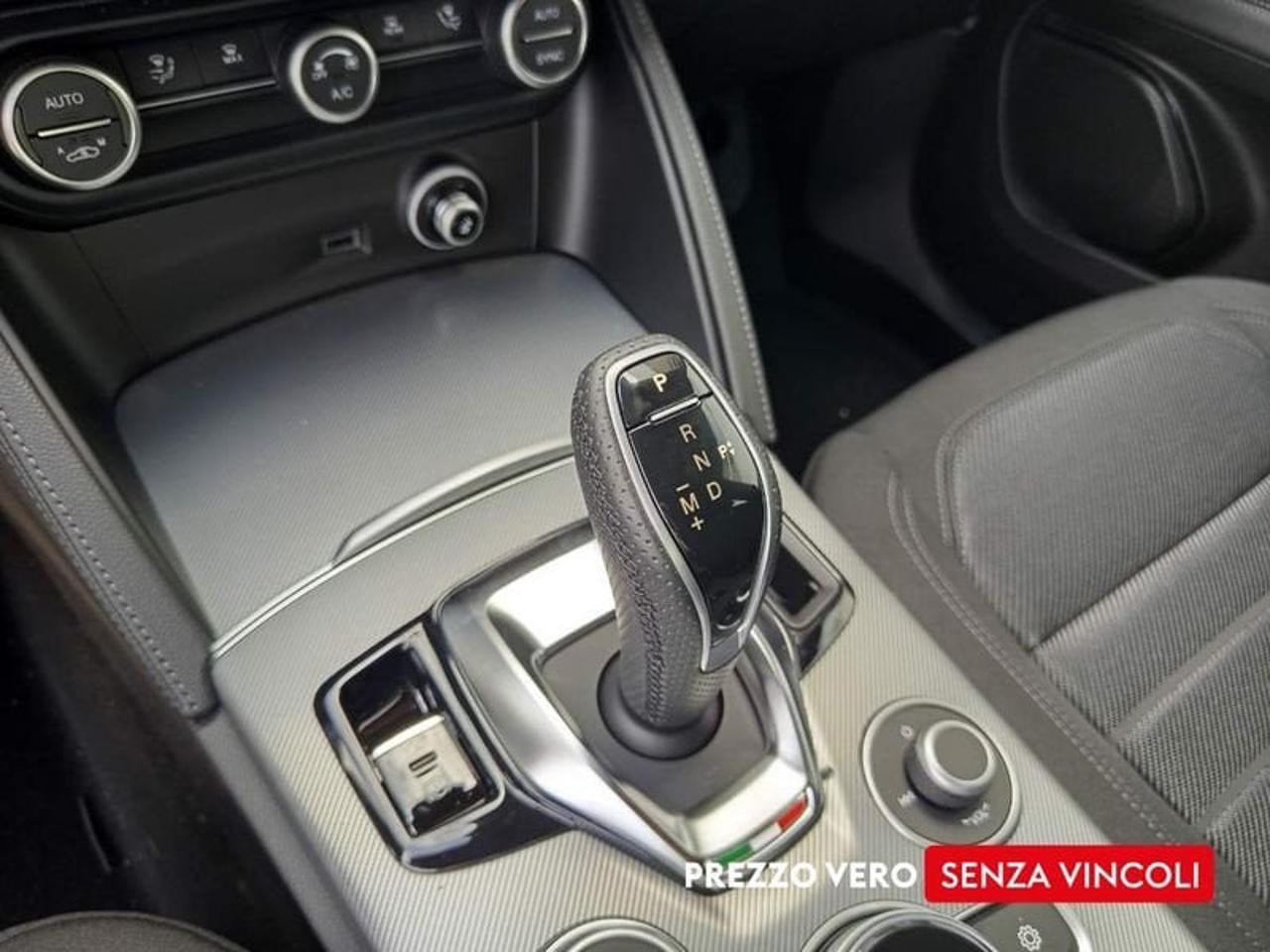 Alfa Romeo Alfa Romeo Stelvio usata 2