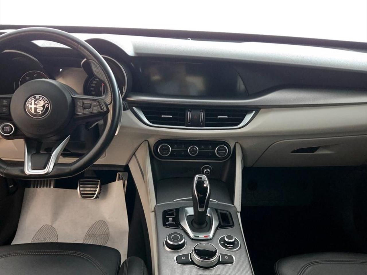 Alfa Romeo Alfa Romeo Stelvio usata 2