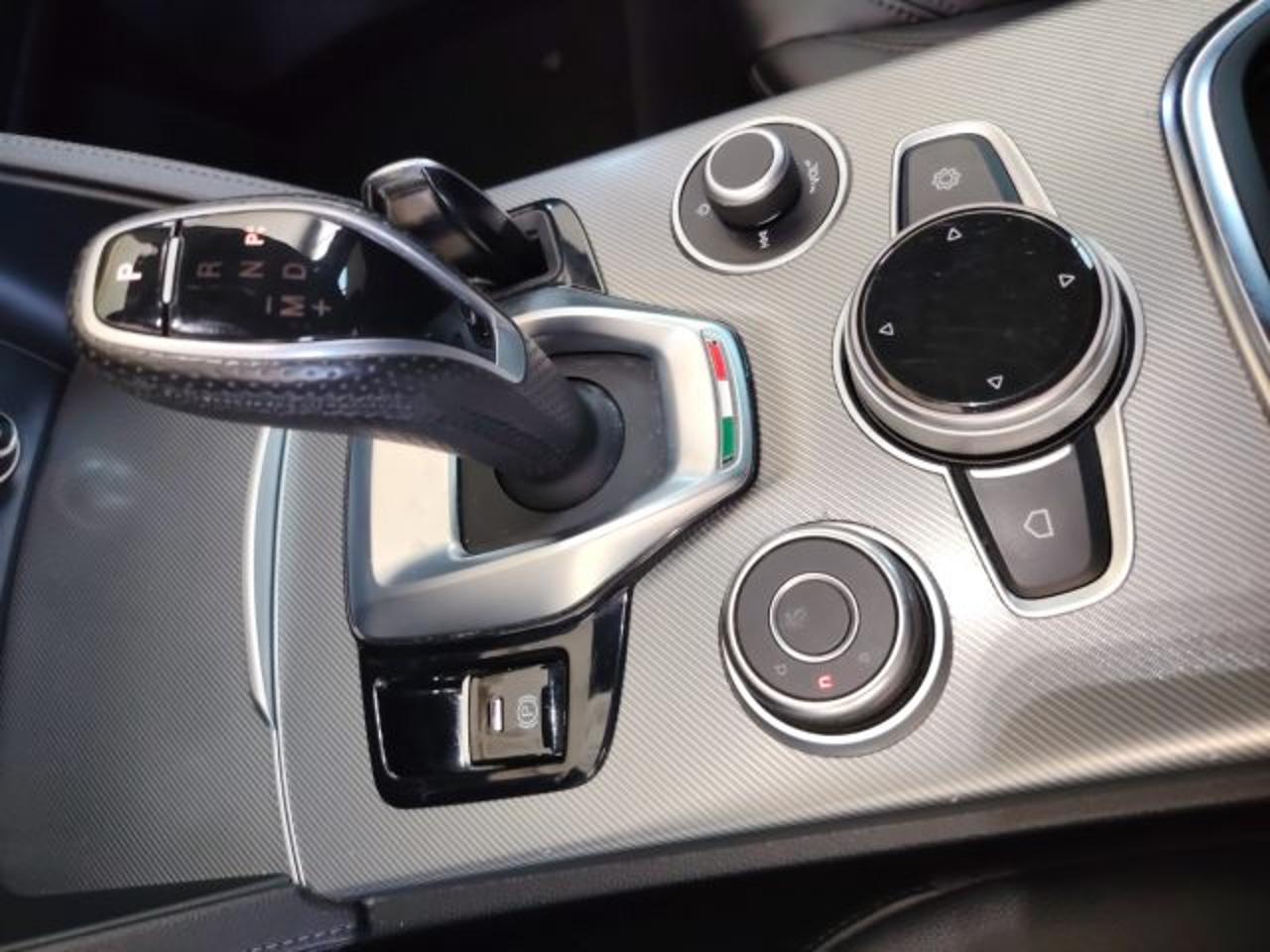 Alfa Romeo Alfa Romeo Stelvio usata 12
