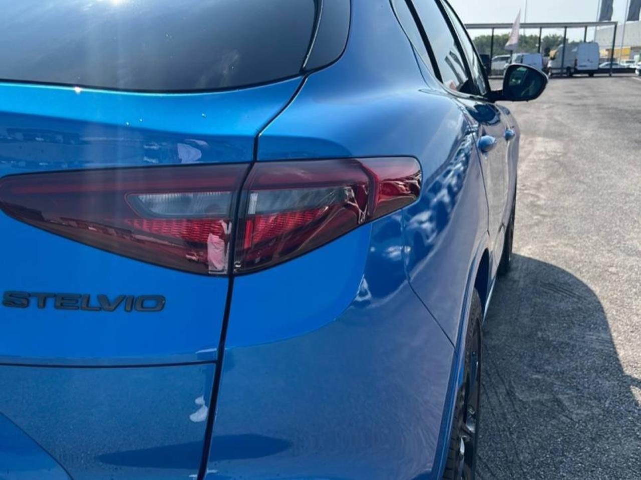 Alfa Romeo Alfa Romeo Stelvio usata 2
