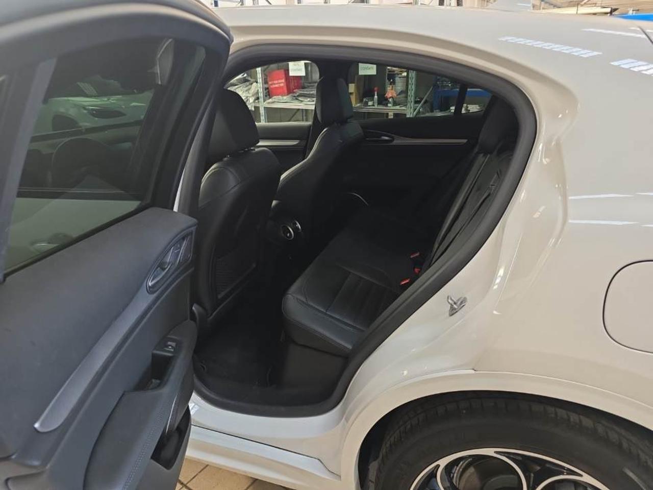 Alfa Romeo Stelvio - Foto 4