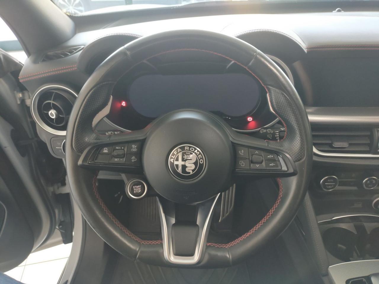 Alfa Romeo Alfa Romeo Stelvio usata, con Tettuccio apribile
